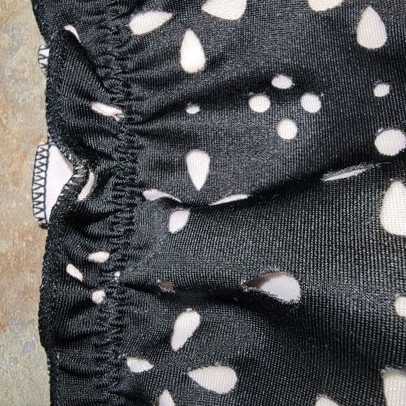 LLD Dot Floral Ruffle-Strap Bikini Top size medium - Picture 4 of 6